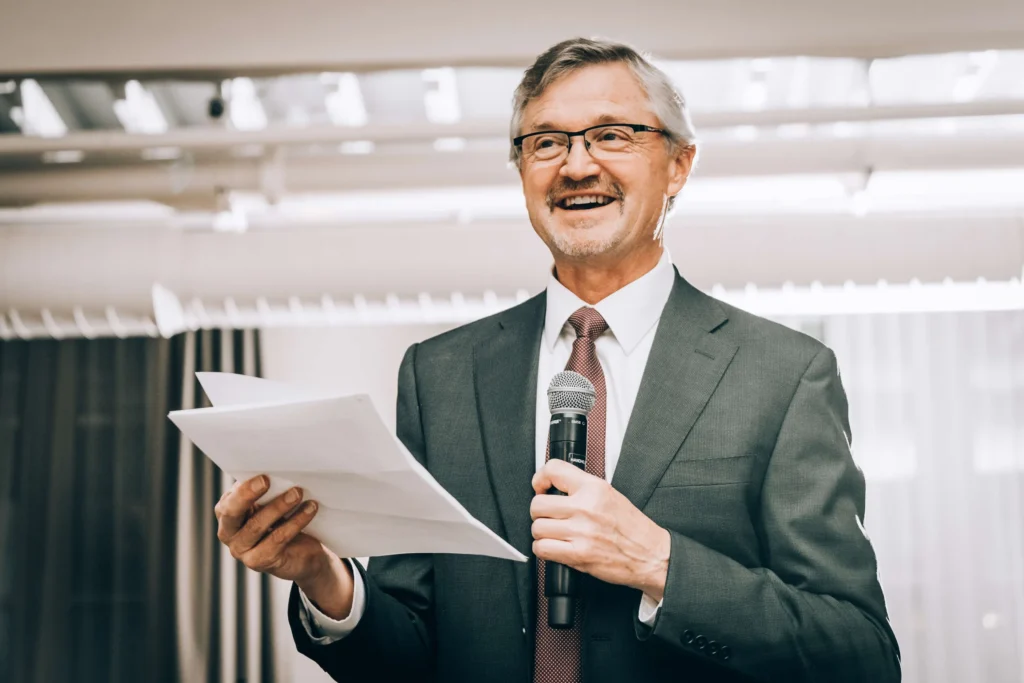 Karen-Christopher-160